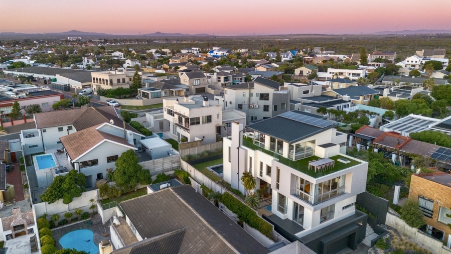 4 Bedroom Property for Sale in Van Riebeeckstrand Western Cape